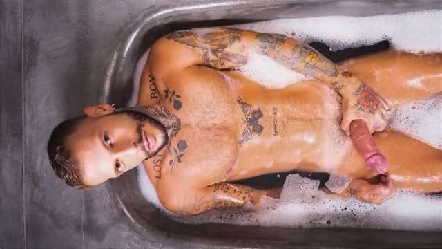 Masqulin – Hot AF – Vikko Vigo