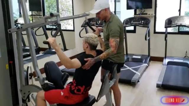 XVideosRed – Brunão Sarado fudendo gostoso o cuzinho do novinho da academia
